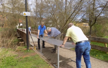 Arbeitseinsatz Brücke am Kindergarten